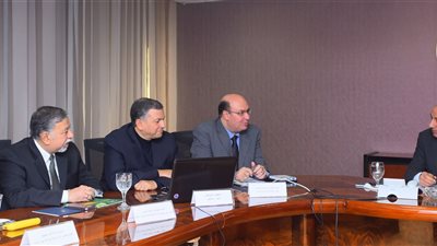 قابيل يبحث مع «مواد البناء والصناعات الكيماوية» تطوير القطاعين