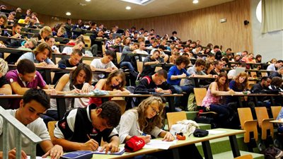 مسح: فرنسا أصبحت جاذبة للدراسة فيها وكندا الأولى