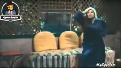 ساخرون.. فيفي عبده ترقص على أنغام 