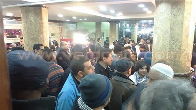 بالصور.. تكدس الجمهور بمسرح الطليعة تزامنا مع افتتاح «الحلال»