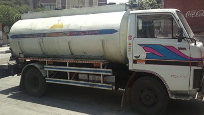 ضبط سيارة محملة بالمواد البترولية وفواتير مزورة قبل تهريبها