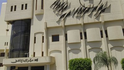 ممدوح صقر يروي سيرة المدن المعمارية في مركز الإبداع.. الثلاثاء