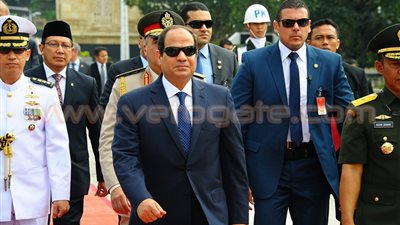 «السيسي» يشارك في قمة «أديس أبابا».. يقدم تقريرا عن «قمة المناخ» بباريس.. يلتقي 20 من زعماء أفريقيا.. يطالب بدعم الطاقة الجديدة.. ويشارك في الجلسة الخاصة بلجنة السلم والأ