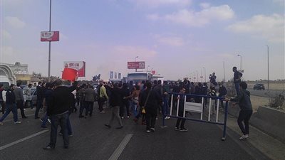 بالصور .. مسيرة طلاب 