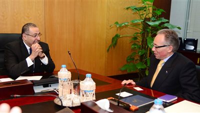 وزير الاستثمار يستقبل سفير أستراليا