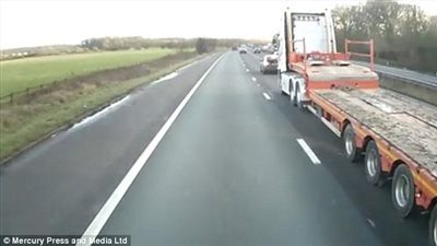 بالفيديو والصور.. خدعة ماكرة من سائق للحصول على تعويض ضخم