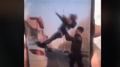 فتاة بدينة تضع حبيبها في موقف صادم بسبب مقطع فيديو