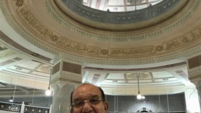 المشرف على الكرة بالمقاولون يؤدي مناسك العمرة (صور)