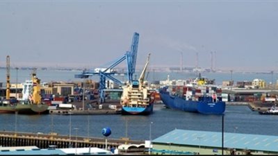 تداول 7 سفن بميناء دمياط
