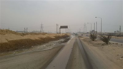 الرقابة الإدارية تعثر على محطة كهرباء وبرج محمول في مخر سيل ببني سويف