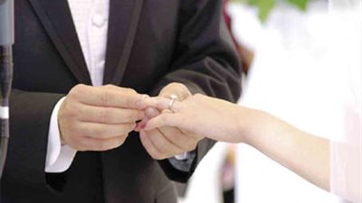 انخفاض عدد الزيجات في النمسا خلال العام الماضي بواقع 6.4 %