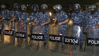 هندي يلقن عاملًا مصريًا علقة ساخنة في الكويت لتكاسله عن العمل