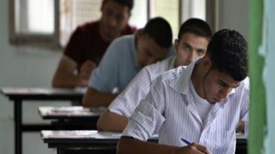 331 ألف طالب وطالبة يؤدون الامتحان الثالث بدبلومات الصنايع