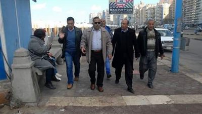 معاينة أضرار نوة الفيضة الكبرى بشواطئ الإسكندرية (صور)