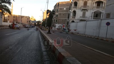 الأمن يغلق محيط مطرانية الأقباط ويمنع المرور قبل التفتيش بقنا (صور)