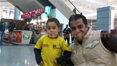 بالصور.. «مانجة» أصغر ناشئي وادي دجلة يستقبل «مالودا» بالمطار