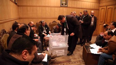 بالفيديووالصور..بدء فرز صناديق الاقتراع بانتخابات «العربي الناصري»