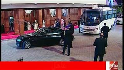 البابا تواضروس يصل مقر الكنيسة الجديدة لترؤس قداس الميلاد