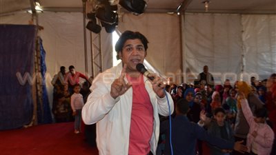 بالفيديو والصور.. رقص على أنغام مهرجان «اديني رمضان» بمعرض الكتاب