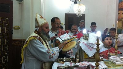 الترانيم تملأ أرجاء كنائس أسيوط احتفالا بعيد الميلاد (فيديو وصور)