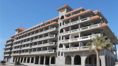 محافظ دمياط: استئناف بناء فندق اللسان وانتعاش الخزينة بـ4 ملايين جنيه