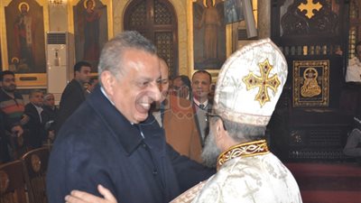 محافظ الجيزة ومدير الأمن يهنئان الأقباط بعيد الميلاد المجيد (صور)