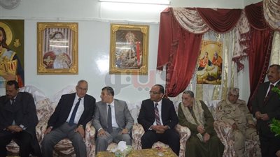 وكيل «أوقاف أسيوط» مهنئا الأقباط: نحن يد واحدة لا يمكن كسرها (صور)