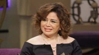 إلهام شاهين تشارك الأقباط احتفالات عيد الميلاد من دير القديس سمعان