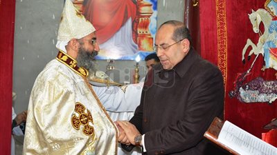 محافظ سوهاج يشهد قداس عيد الميلاد بكنيسة الأقباط الأرثوذكس (صور)