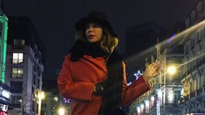 لحظة اشتعال النيران في شعر فنانة لبنانية (فيديو)