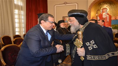 وزير القوى العاملة يهنئ البابا تواضروس بعيد الميلاد المجيد