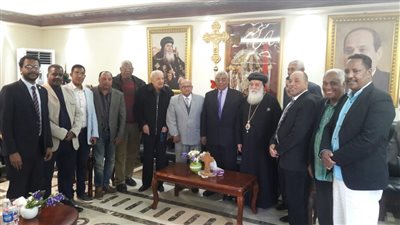 أعضاء نادي أسوان الرياضي يهنئون مطران المحافظة بعيد الميلاد