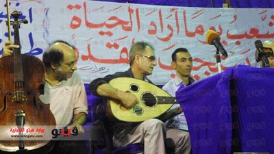 بالفيديو والصور.. بدء مؤتمر دعم السيسي بالعزف على العود بطلعت حرب