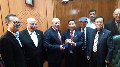 محافظ بورسعيد يناقش مع وفد من كوريا الجنوبية إنشاء استثمارات (صور)