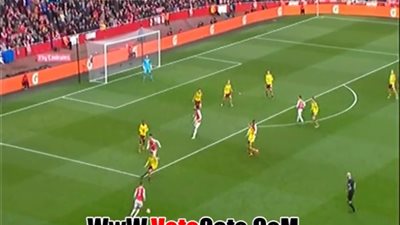 بالفيديو.. محمد النني يهدد مرمى «بيرنلي» بتسديدة صاروخية