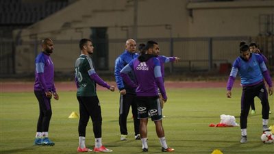 عمرو موسى يؤدي مرانه الأول بالمصري بأبو ظبي بواقي الوجه