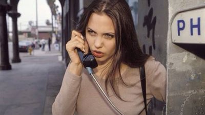 أنجلينا جولي تحارب التحرش والعنف الجنسى في بريطانيا