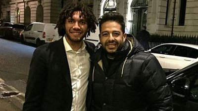 حماقي ينشر صورته مع محمد النني