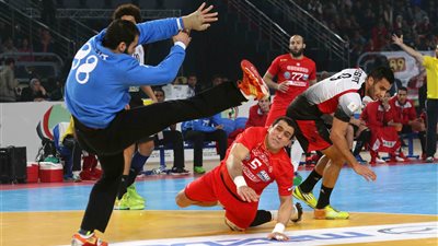 بالصور.. تونس تتقدم على مصر بالشوط الأول في نهائي البطولة الأفريقية لليد