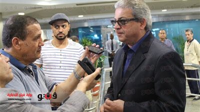 بالصور.. وزير الشباب يستقبل بطل ألعاب القوى بالمطار