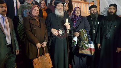 سكرتارية المرأة العاملة تقدم التهاني بالكنائس ( صور )