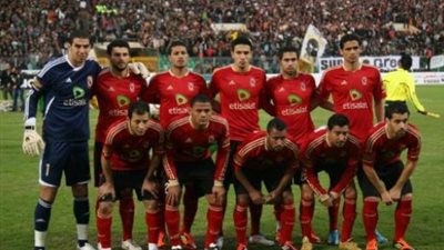 الأهلى يستدعى لاعبيه الدوليين أمام الهلال السعودى