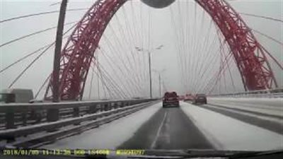 4 حوادث في آن واحد بنفس المكان (فيديو)