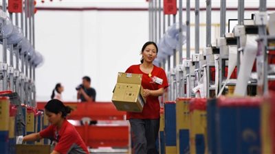 توقعات بتجاوز التجارة الإلكترونية في بكين 385 مليار دولار عام 2018