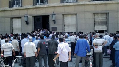 اعتصام أصحاب شقق الإسكان بمجلس 