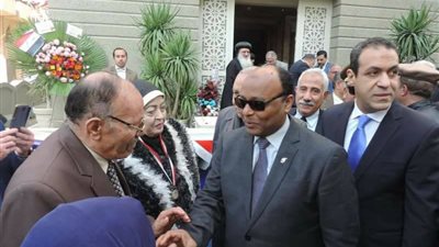 مديرو الأمن يتفقدون قوات تأمين الكنائس ويهنئون الأقباط بالعيد (صور)