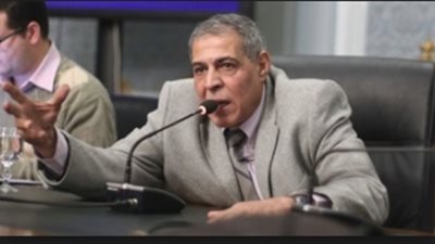 نائب يطالب وزير الرياضة بتوفير شاشات عرض بمراكز الشباب