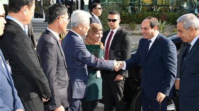 9 صور ترصد زيارة السيسي مدينة العاشر من رمضان