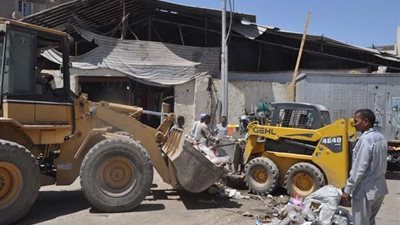 حملة لرفع إشغالات الباعة الجائلين من شارع البحر الأعظم