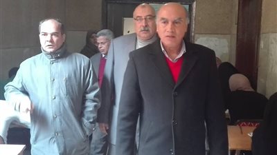 بالصور.. نائب رئيس جامعة بنها يتفقد الامتحانات بكلية العلوم